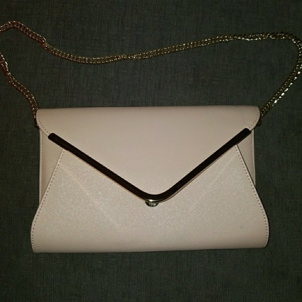 NWOT nude and gold clutch